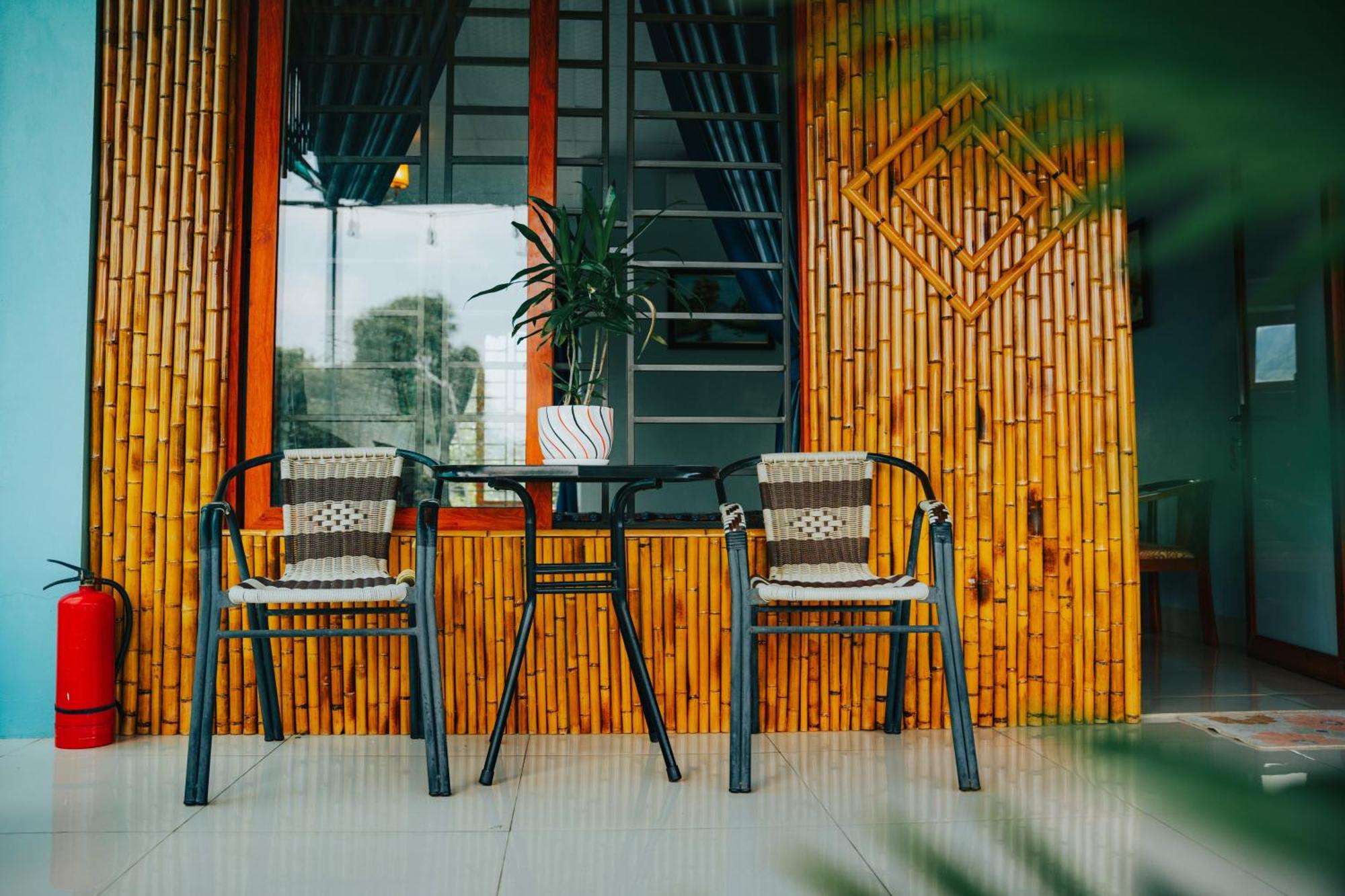 Blue Garden Homestay Нин Бин Екстериор снимка