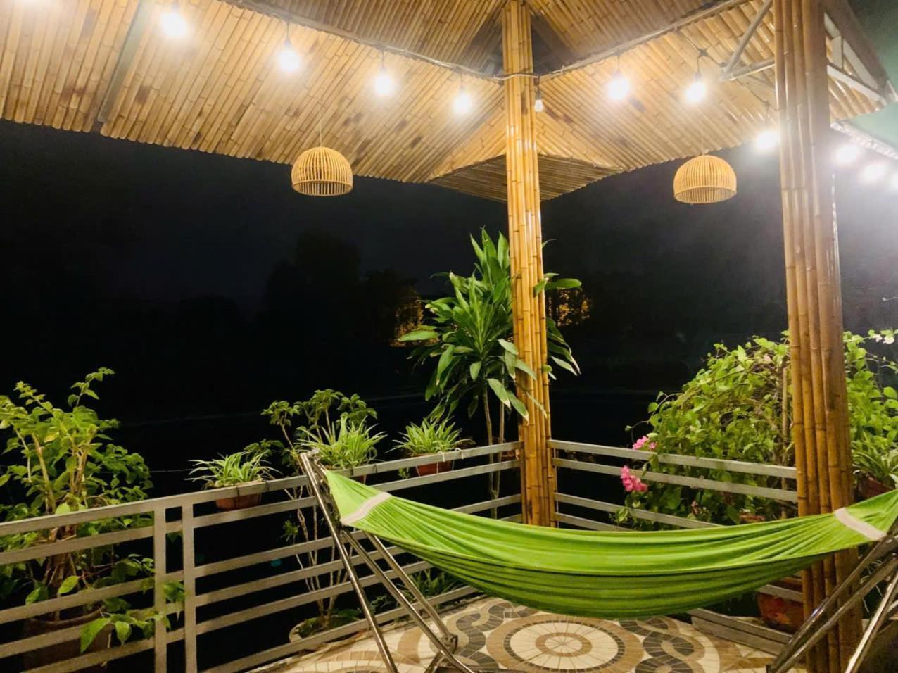 Blue Garden Homestay Нин Бин Екстериор снимка