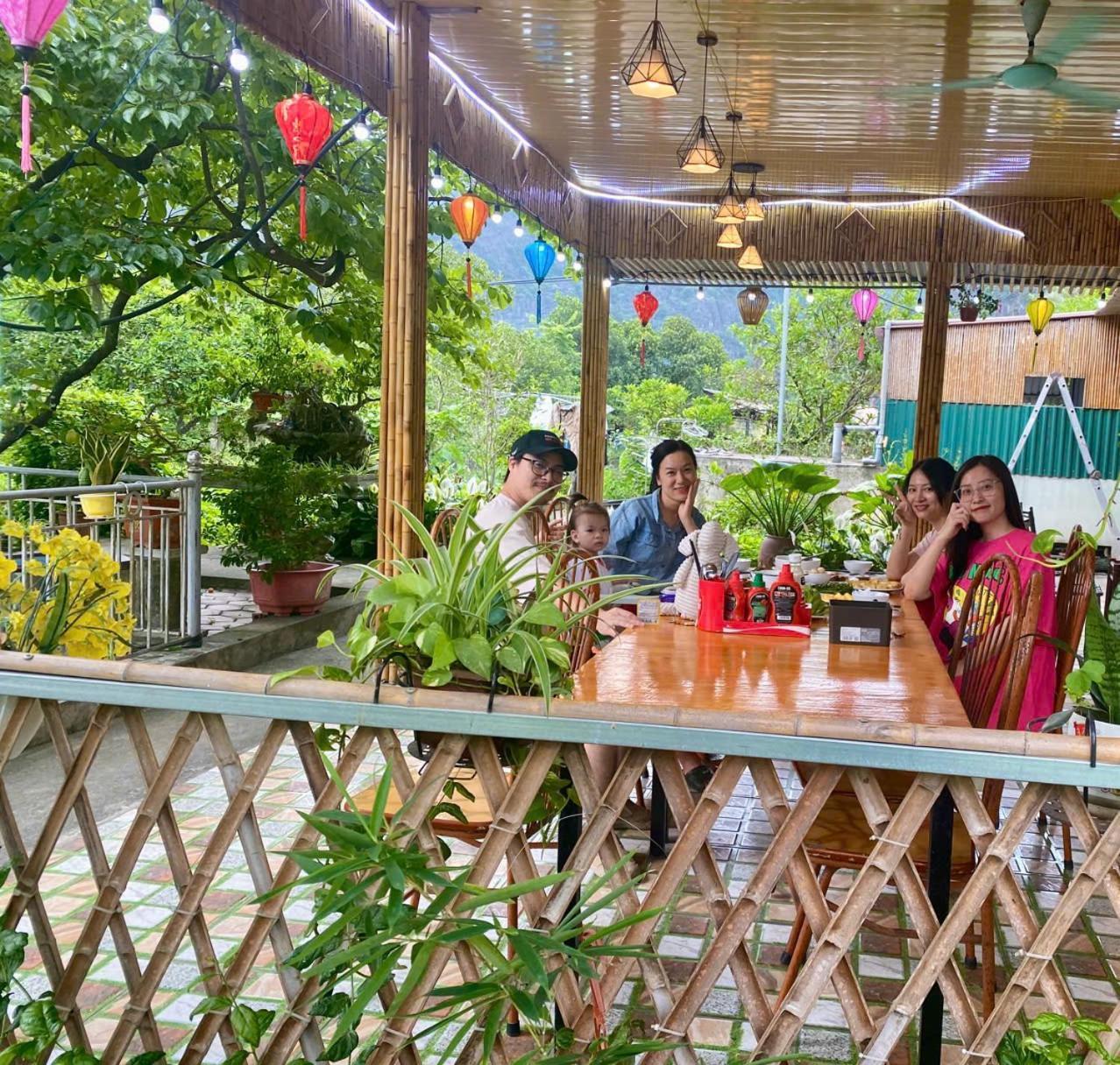 Blue Garden Homestay Нин Бин Екстериор снимка